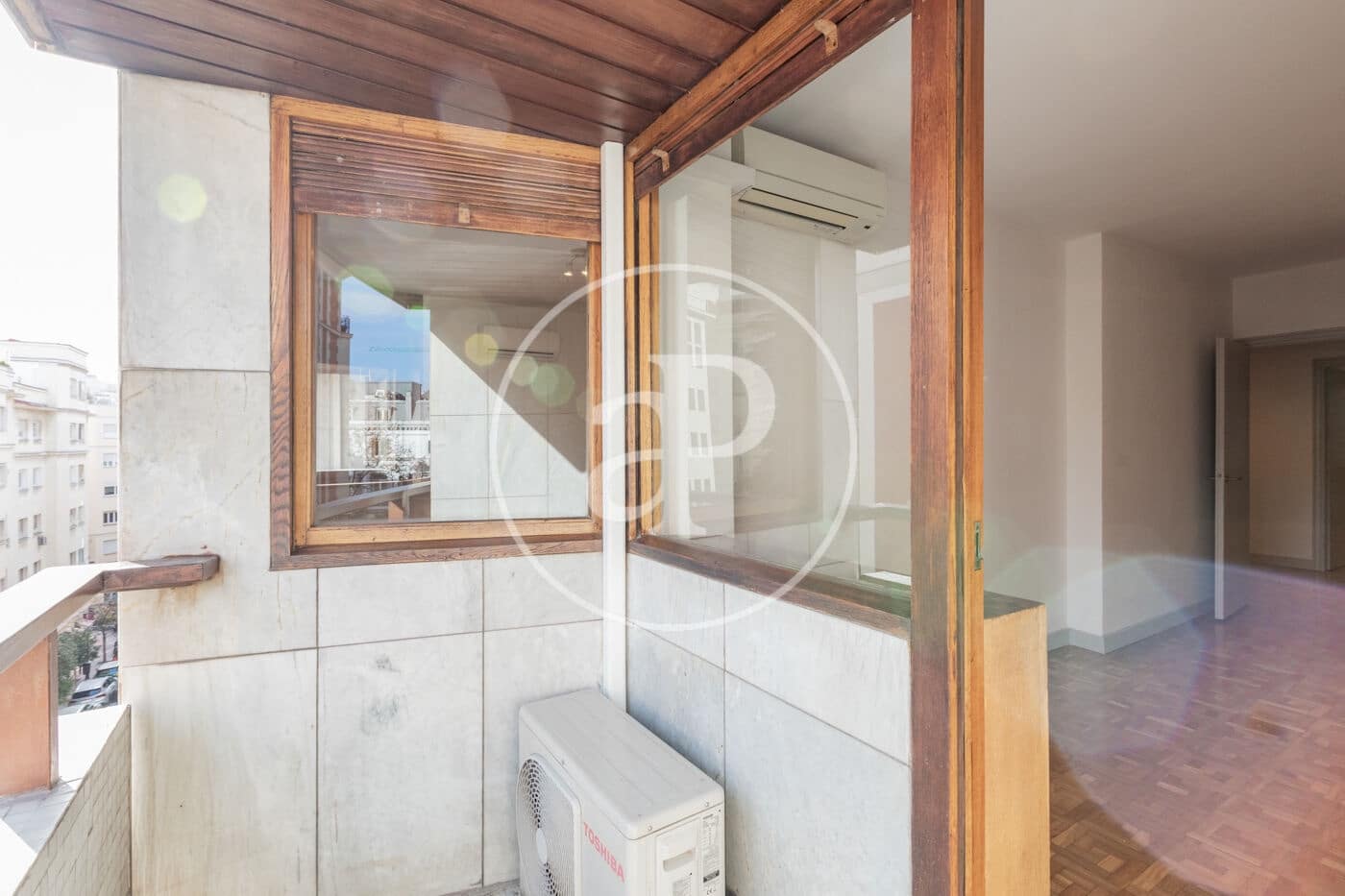 4 quarto Apartamento para arrendar em Madrid cidade - 4 800 € (Ref: 9446346)