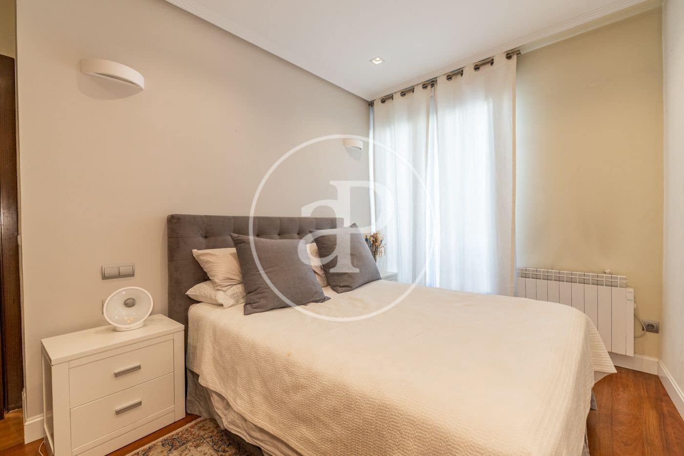 2 soveværelse Lejlighed til leje i Madrid by - € 2.600 (Ref: 9446347)