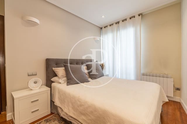 2 slaapkamer Appartement te huur in Cortes, Madrid stad - € 2.600 (Ref: 9446347)