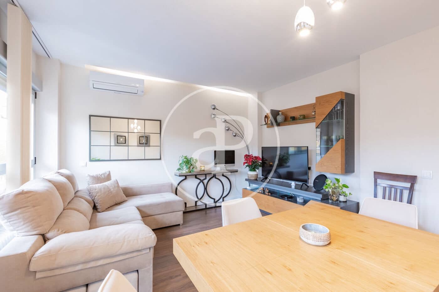 2 bedroom Apartment for sale in San Sebastian de los Reyes - € 415,000 (Ref: 9446348)