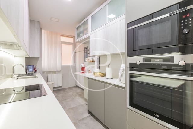 2 sovrum Lägenhet till salu i San Sebastián de los Reyes - 415 000 € (Ref: 9446348)