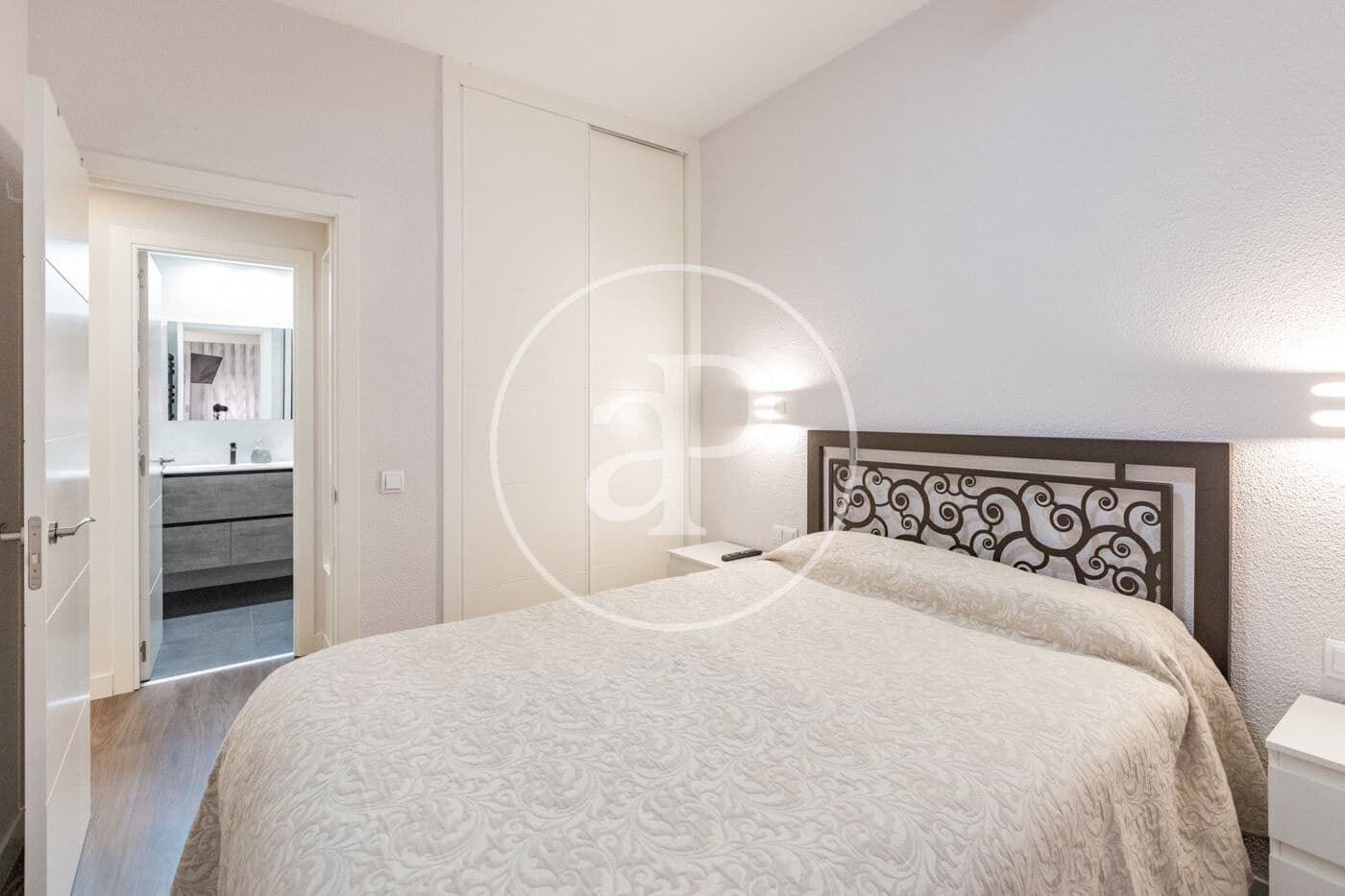 2 bedroom Apartment for sale in San Sebastian de los Reyes - € 415,000 (Ref: 9446348)