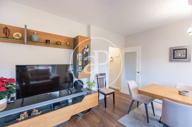 2 sovrum Lägenhet till salu i San Sebastián de los Reyes - 415 000 € (Ref: 9446348)