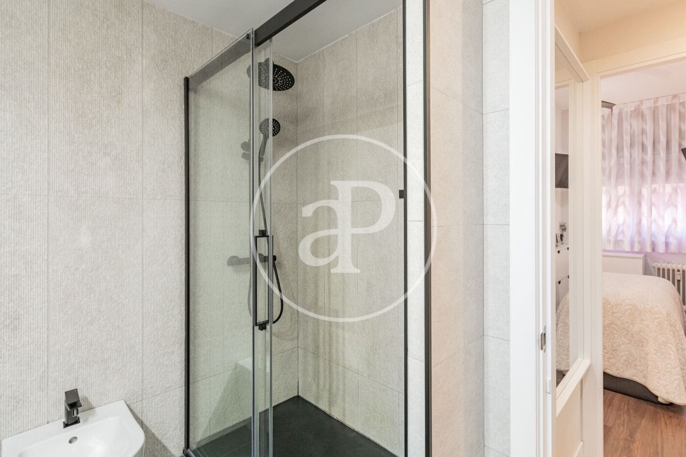 2 bedroom Apartment for sale in San Sebastian de los Reyes - € 415,000 (Ref: 9446348)