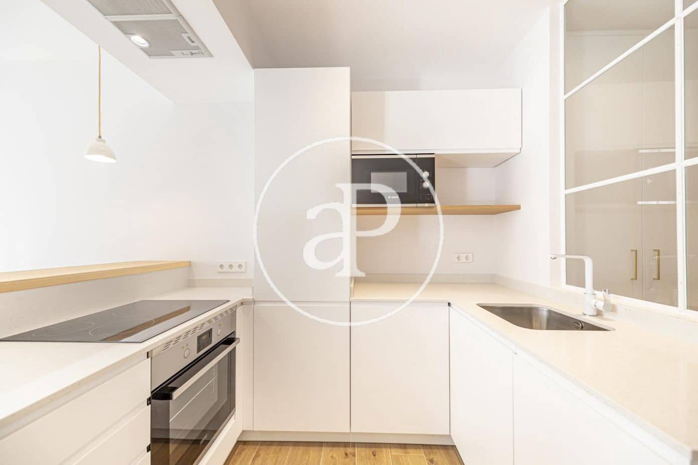 2 bedroom Apartment for rent in Madrid city - € 2,400 (Ref: 9449191)