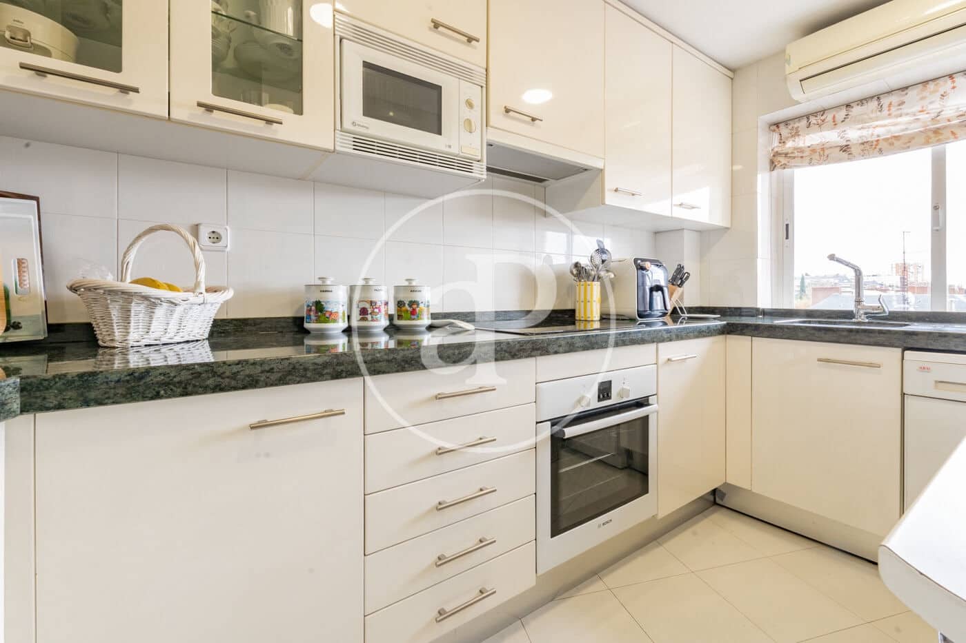 2 sypialnia Apartament do wynajęcia w Miasto Madryt - 2 500 € (Ref: 9449192)