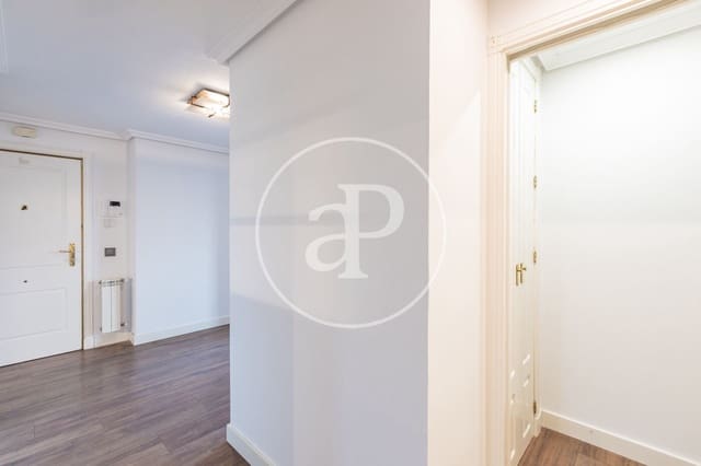 4 sovrum Lägenhet att hyra i San Sebastián de los Reyes med pool - 3 200 € (Ref: 9449193)