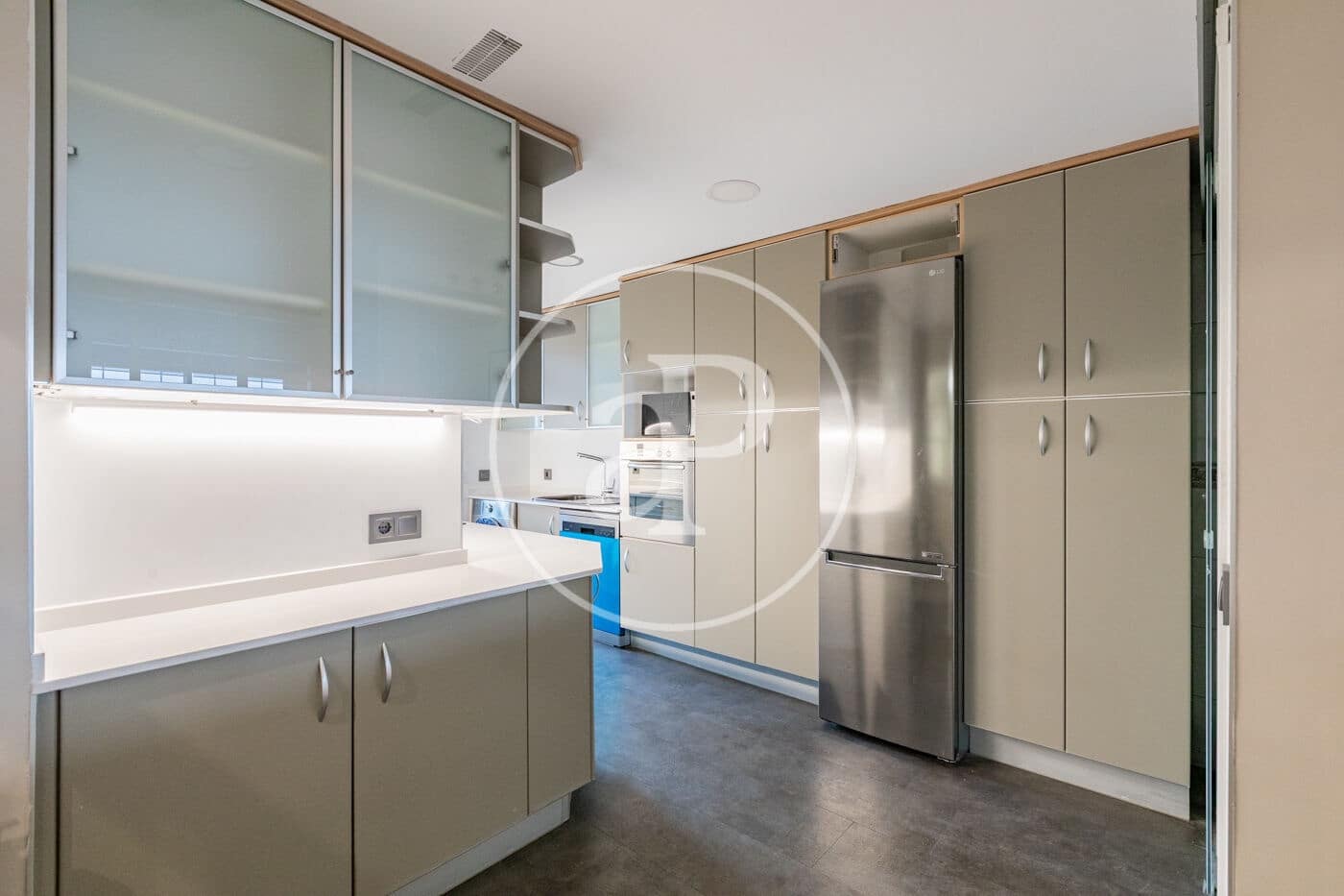 4 sypialnia Apartament do wynajęcia w San Sebastian de los Reyes z basenem - 3 200 € (Ref: 9449193)