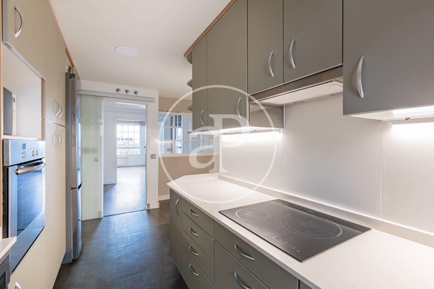 4 sypialnia Apartament do wynajęcia w San Sebastian de los Reyes z basenem - 3 200 € (Ref: 9449193)