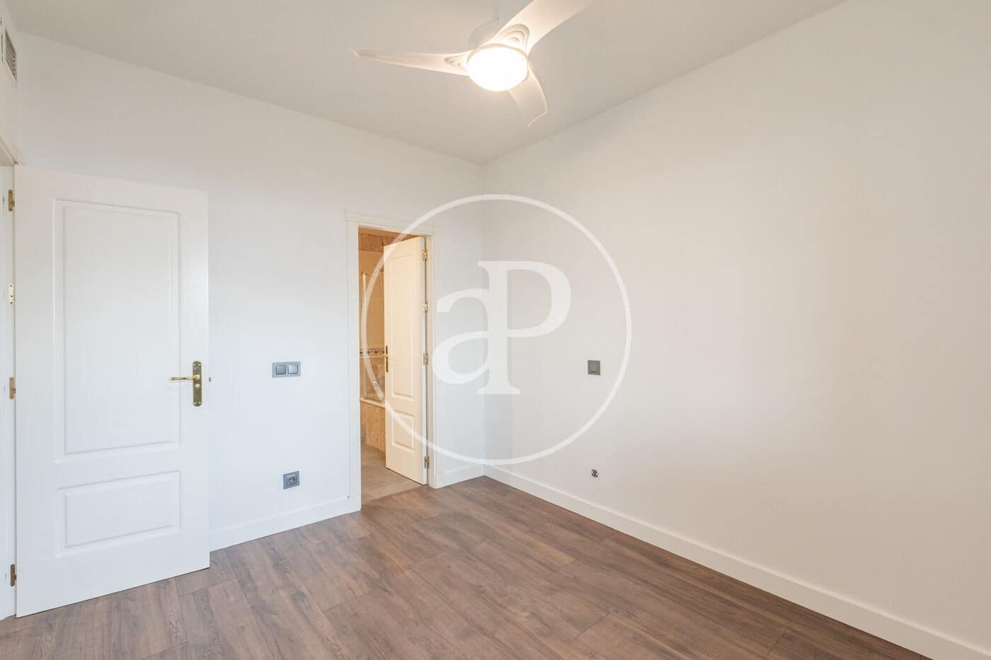 4 sypialnia Apartament do wynajęcia w San Sebastian de los Reyes z basenem - 3 200 € (Ref: 9449193)