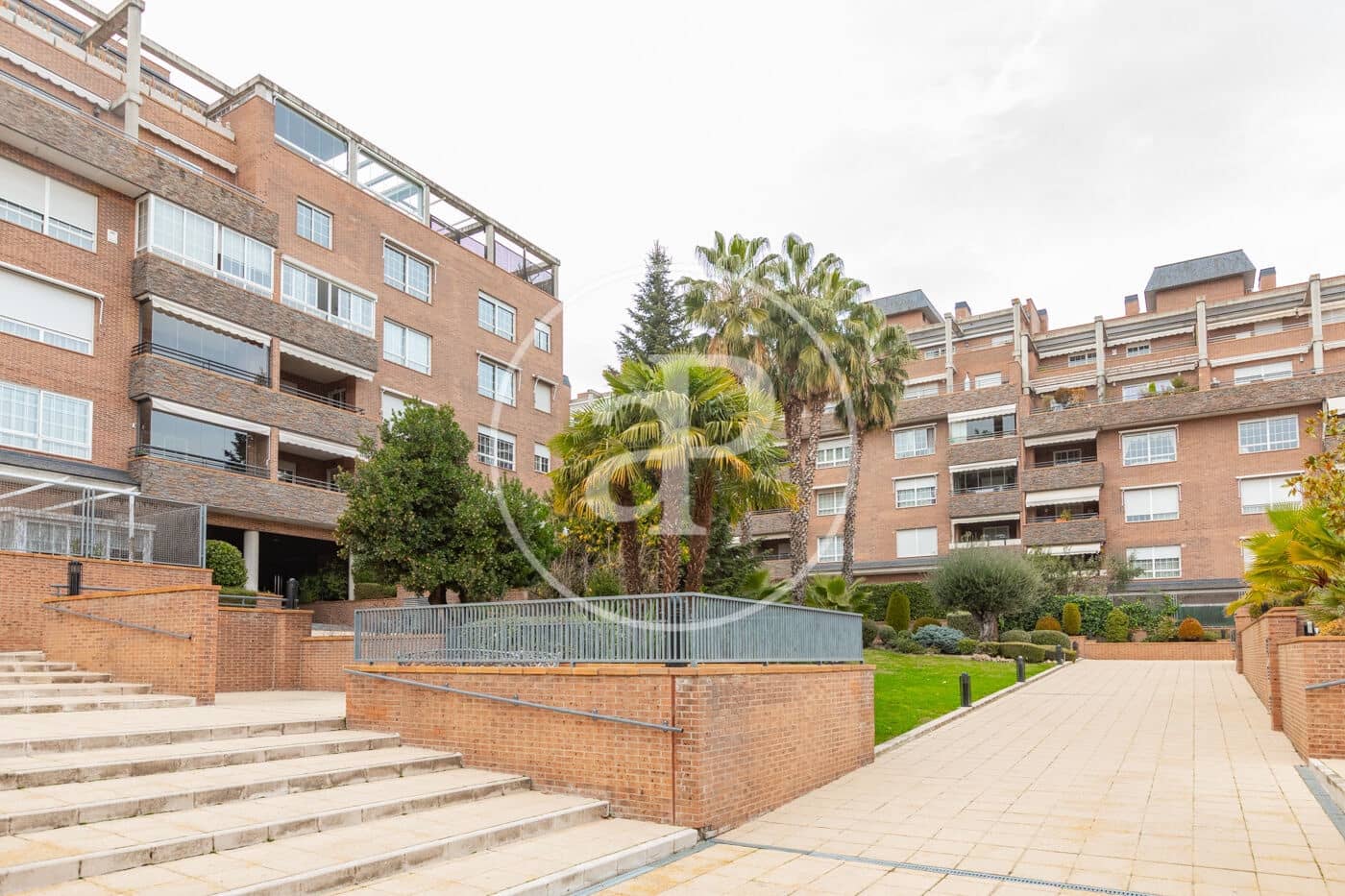 4 sypialnia Apartament do wynajęcia w San Sebastian de los Reyes z basenem - 3 200 € (Ref: 9449193)