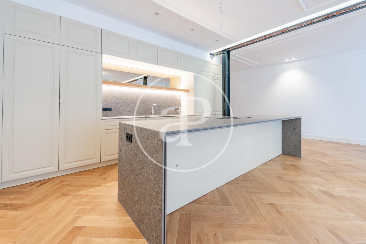 3 sovrum Lägenhet att hyra i Madrid stad - 7 500 € (Ref: 9449194)