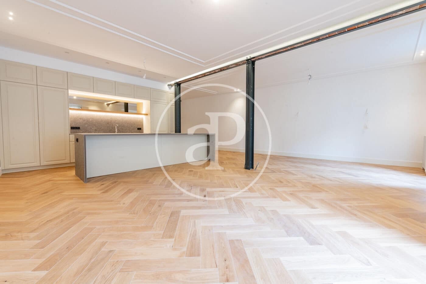 3 sovrum Lägenhet att hyra i Madrid stad - 7 500 € (Ref: 9449194)