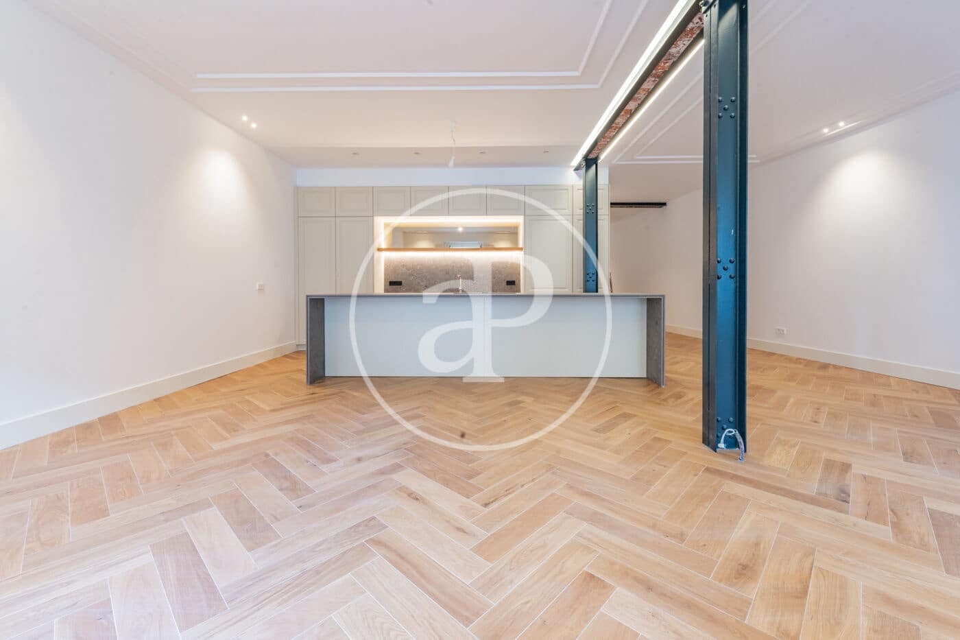 3 sovrum Lägenhet att hyra i Madrid stad - 7 500 € (Ref: 9449194)