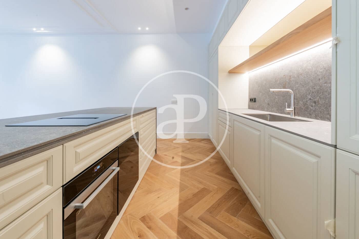 3 sovrum Lägenhet att hyra i Madrid stad - 7 500 € (Ref: 9449194)