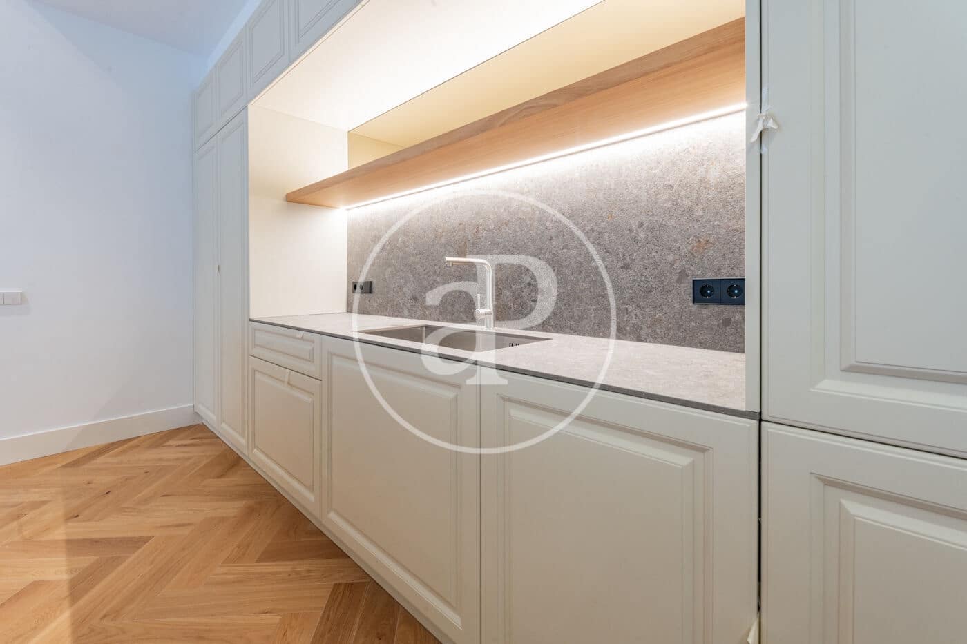 3 sovrum Lägenhet att hyra i Madrid stad - 7 500 € (Ref: 9449194)