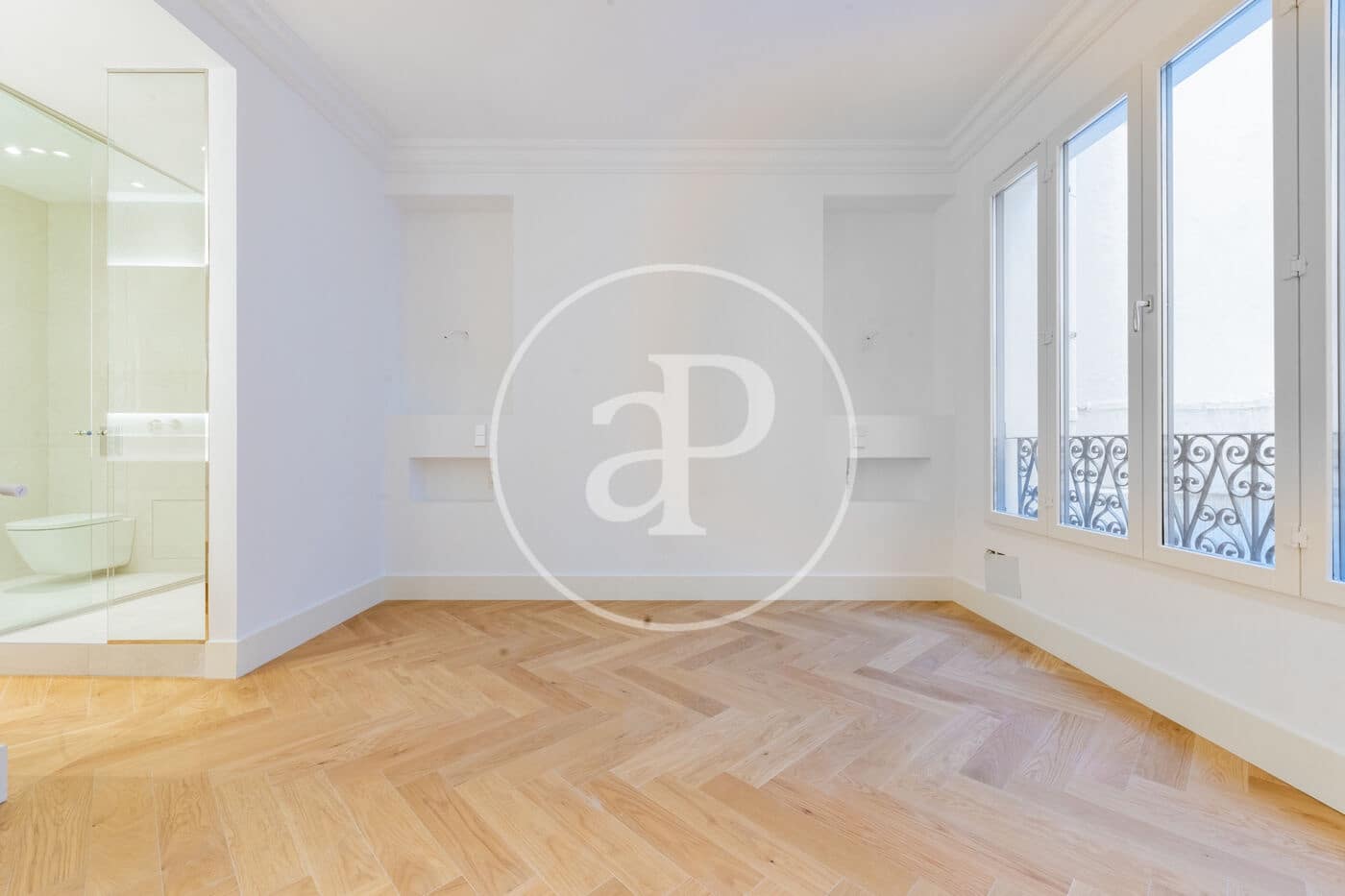 3 sovrum Lägenhet att hyra i Madrid stad - 7 500 € (Ref: 9449194)