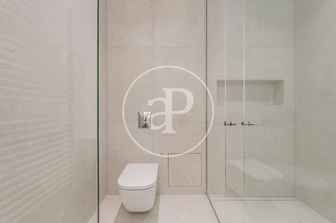 3 sovrum Lägenhet att hyra i Madrid stad - 7 500 € (Ref: 9449194)