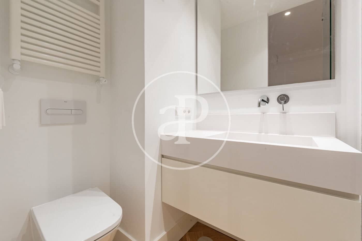 3 sovrum Lägenhet att hyra i Madrid stad - 7 500 € (Ref: 9449194)