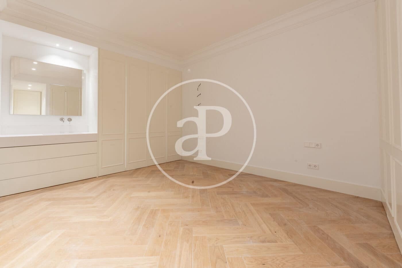 3 sovrum Lägenhet att hyra i Madrid stad - 7 500 € (Ref: 9449194)