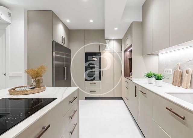 3 soveværelse Lejlighed til salg i Cuatro Caminos, Madrid by - € 1.400.000 (Ref: 9449198)