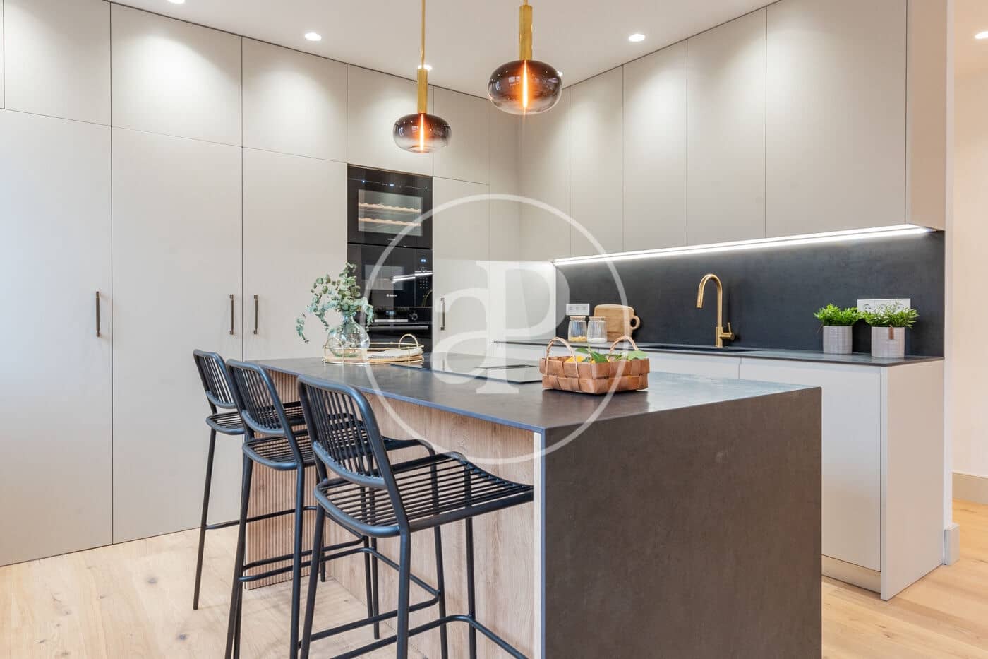 3 bedroom Apartment for sale in Madrid city - € 1,575,000 (Ref: 9449199)