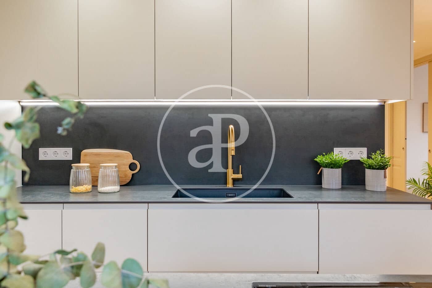 3 bedroom Apartment for sale in Madrid city - € 1,575,000 (Ref: 9449199)