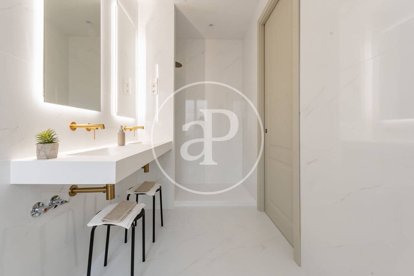 3 bedroom Apartment for sale in Madrid city - € 1,575,000 (Ref: 9449199)