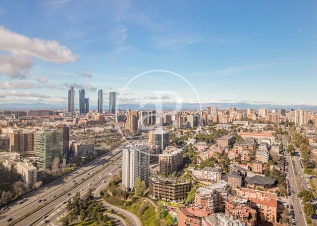 3 slaapkamer Appartement te koop in Ciudad Jardín, Madrid stad met zwembad - € 975.000 (Ref: 9450894)