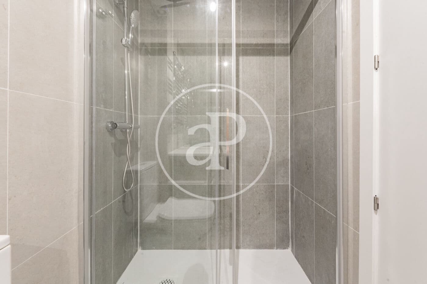 Appartement de 3 chambres à louer à Madrid ville - 2 195 € (Ref: 9450899)