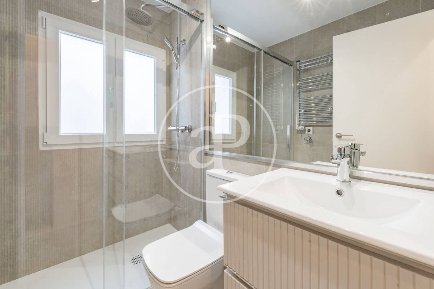 Appartement de 3 chambres à louer à Madrid ville - 2 195 € (Ref: 9450899)