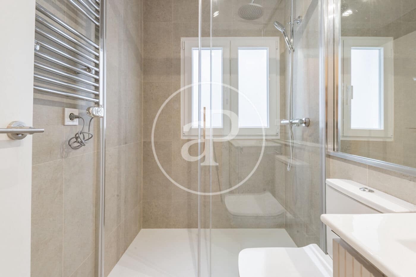 Appartement de 3 chambres à louer à Madrid ville - 2 195 € (Ref: 9450899)