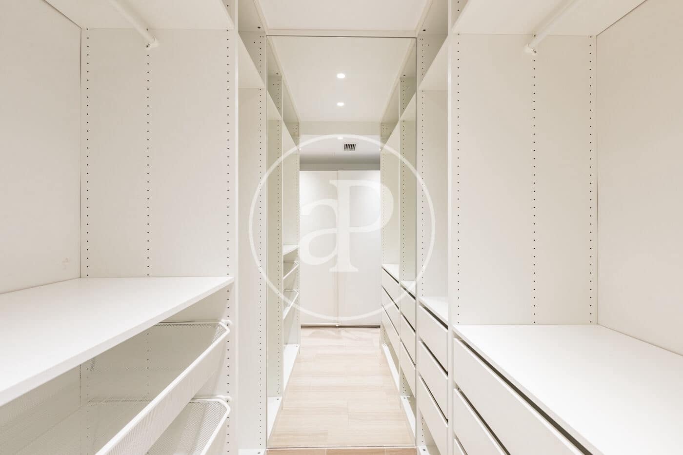 1 sovrum Lägenhet att hyra i Madrid stad - 1 700 € (Ref: 9452137)