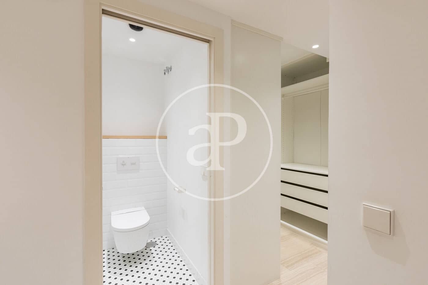 1 sovrum Lägenhet att hyra i Madrid stad - 1 700 € (Ref: 9452137)