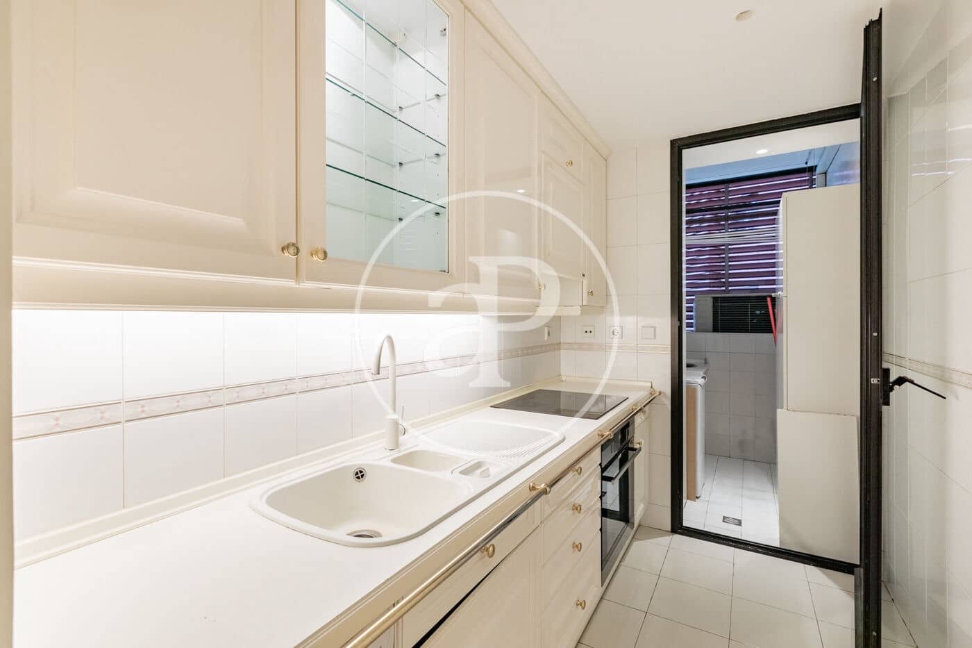 1 sovrum Lägenhet att hyra i Madrid stad - 1 700 € (Ref: 9452137)