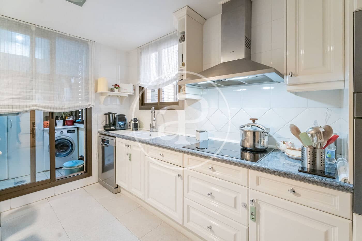 3 makuuhuone Huoneisto myytävänä paikassa Majadahonda mukana uima-altaan - 850 000 € (Ref: 9452138)