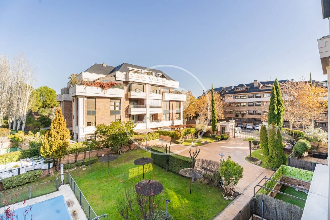 3 makuuhuone Huoneisto myytävänä paikassa Majadahonda mukana uima-altaan - 850 000 € (Ref: 9452138)