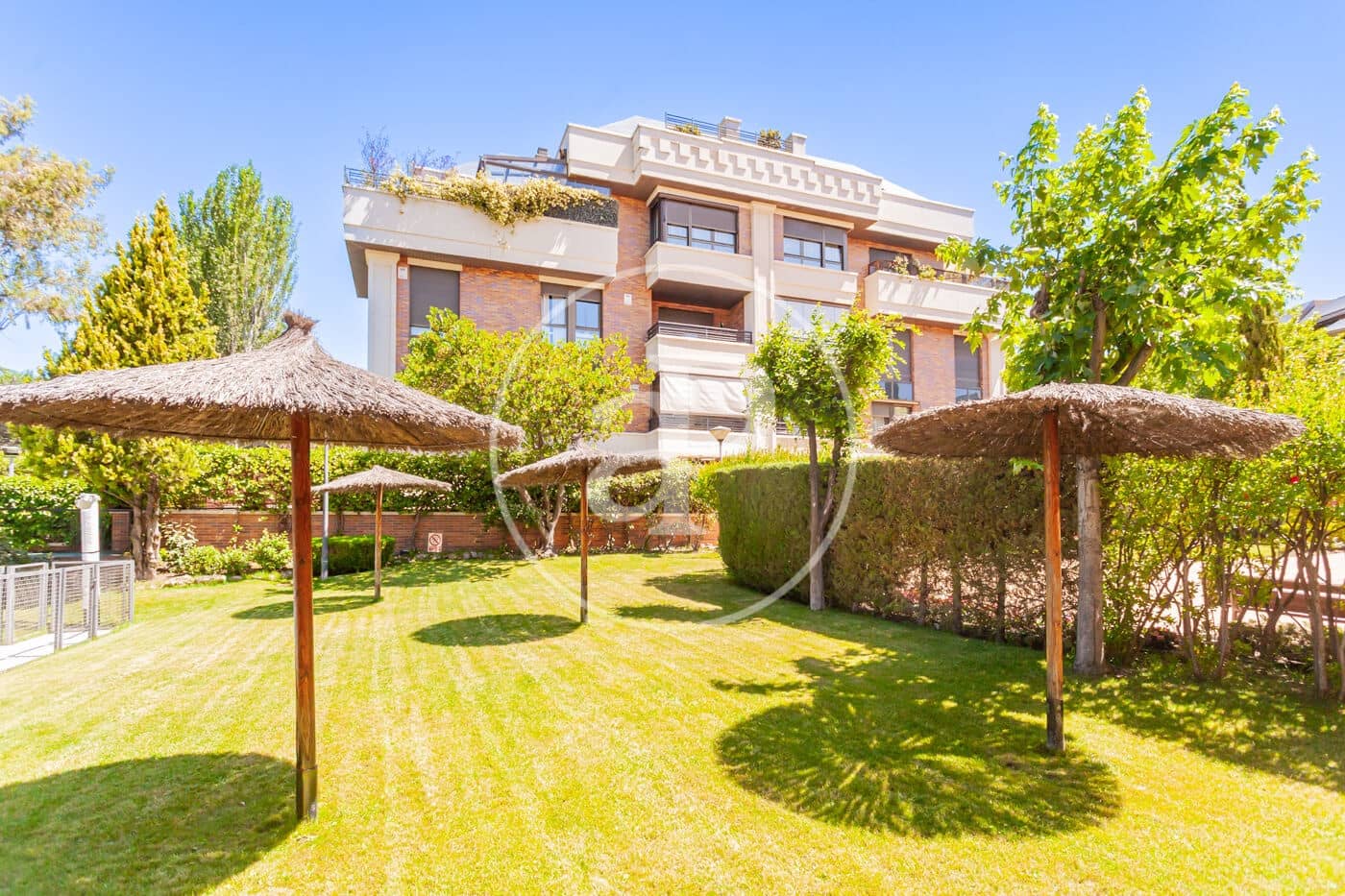 3 bedroom Apartment for sale in Majadahonda with pool - € 825,000 (Ref: 9452138)