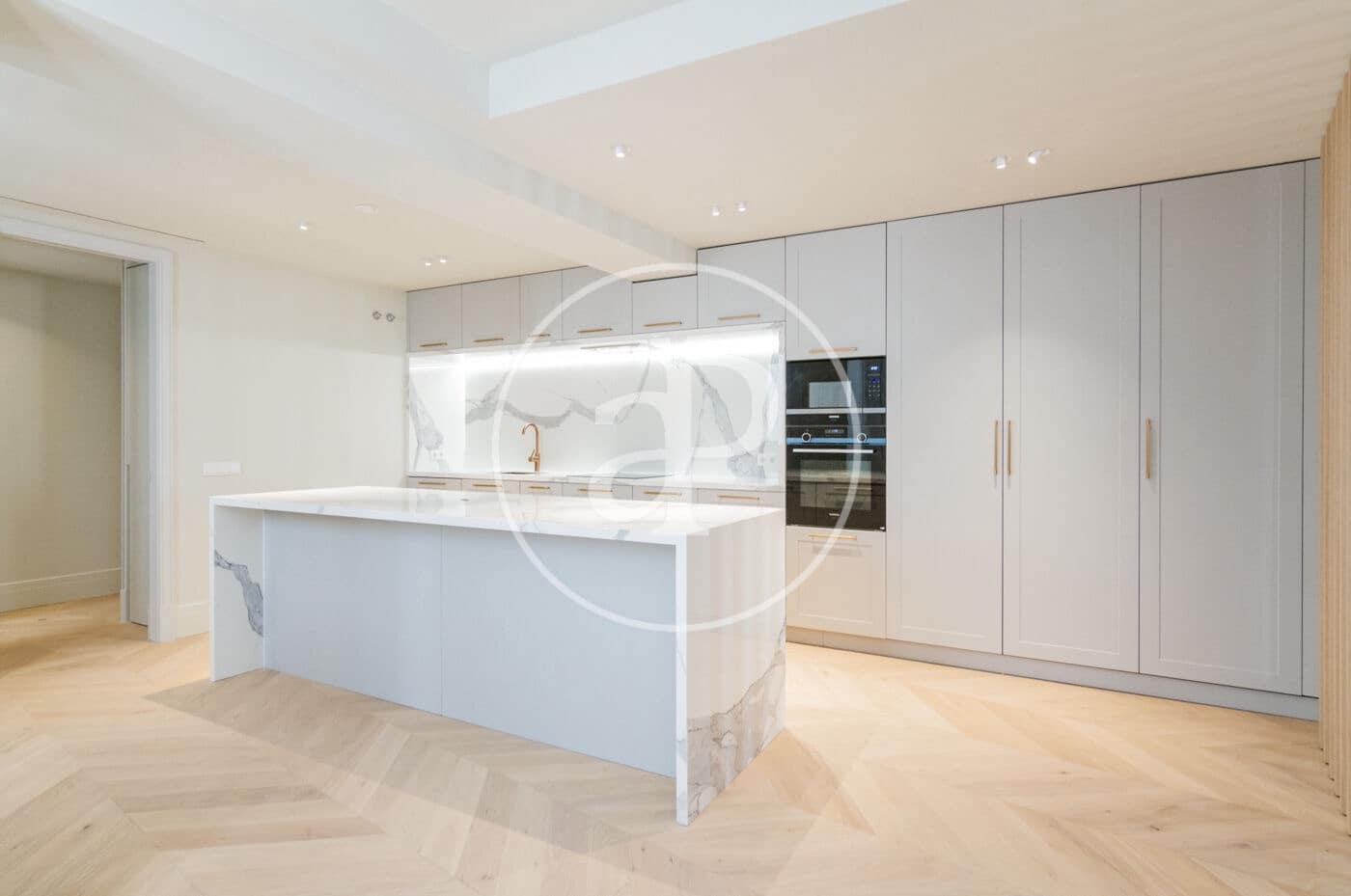 3 sovrum Lägenhet att hyra i Madrid stad med pool - 5 500 € (Ref: 9452140)