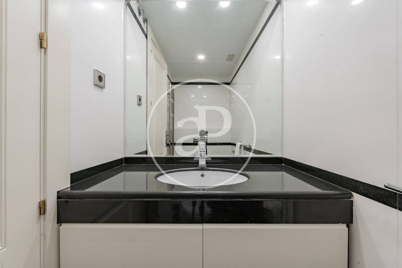 4 camera da letto Appartamento da affittare in Madrid citta - 5.300 € (Rif: 9462091)