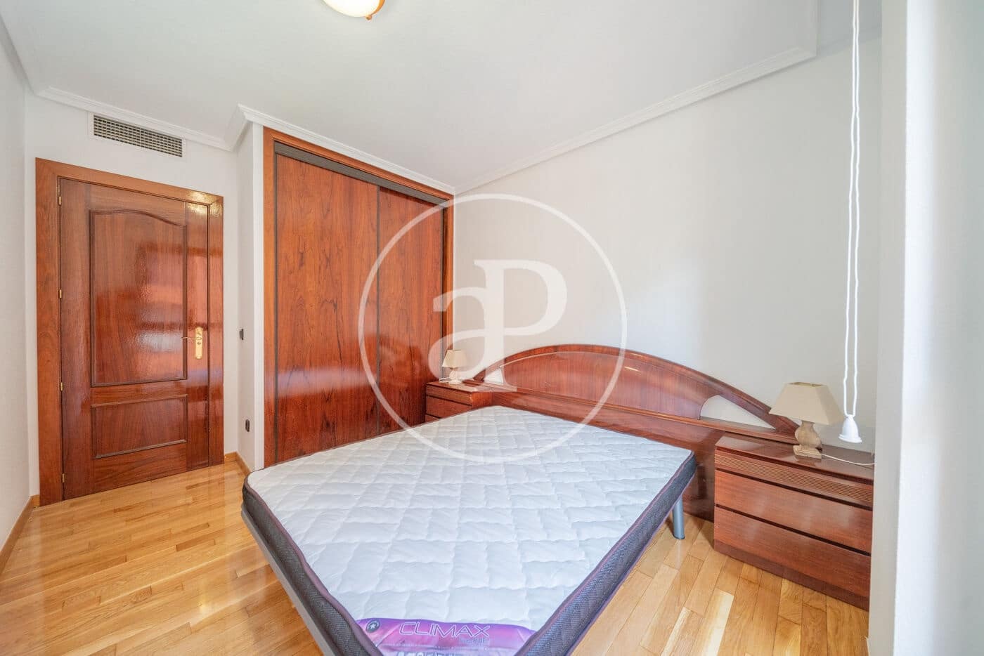3 slaapkamer Appartement te huur in Madrid stad met zwembad - € 1.850 (Ref: 9462092)