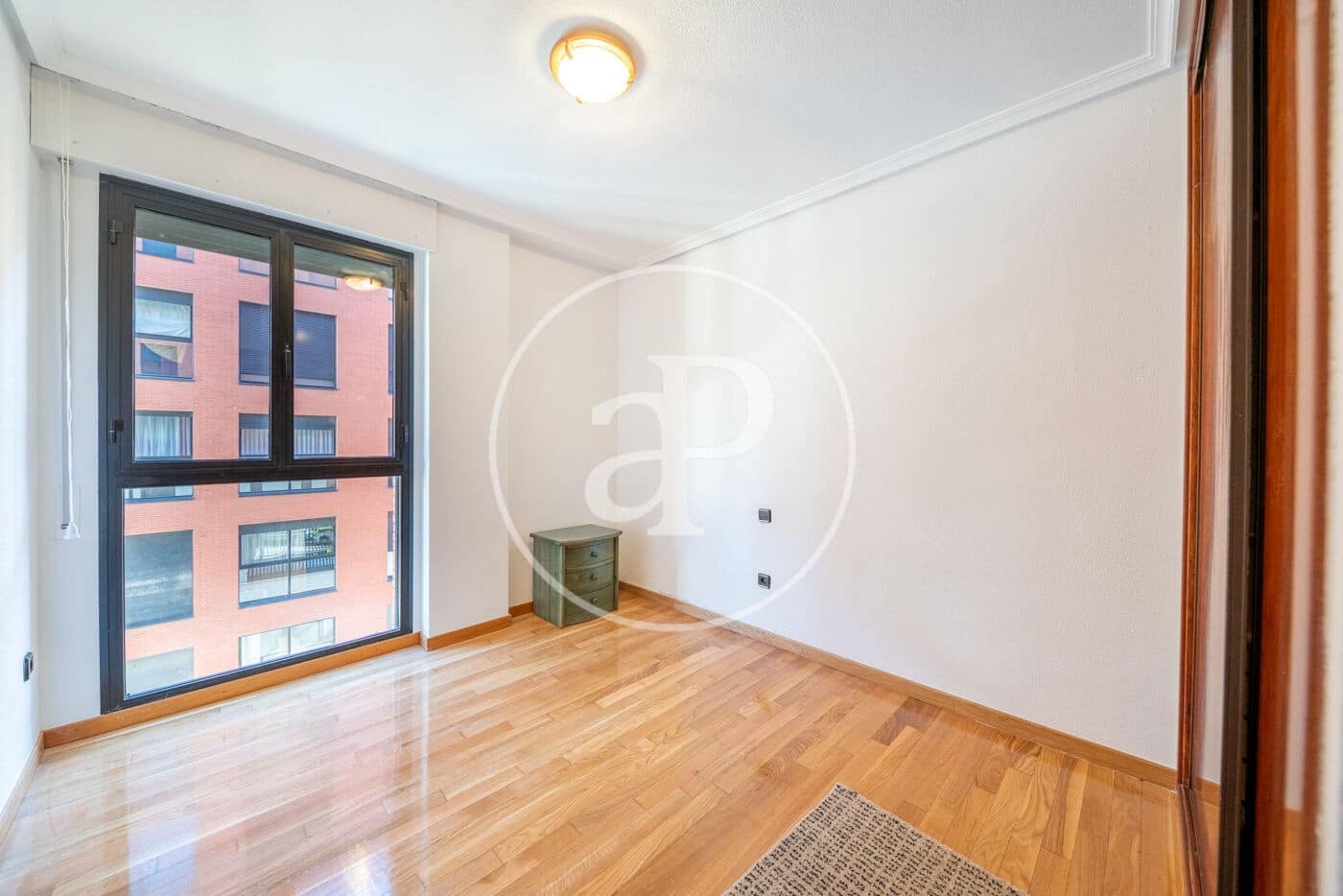 3 slaapkamer Appartement te huur in Madrid stad met zwembad - € 1.850 (Ref: 9462092)