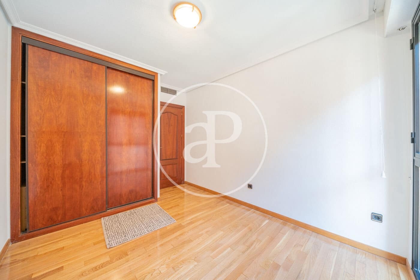 3 slaapkamer Appartement te huur in Madrid stad met zwembad - € 1.850 (Ref: 9462092)