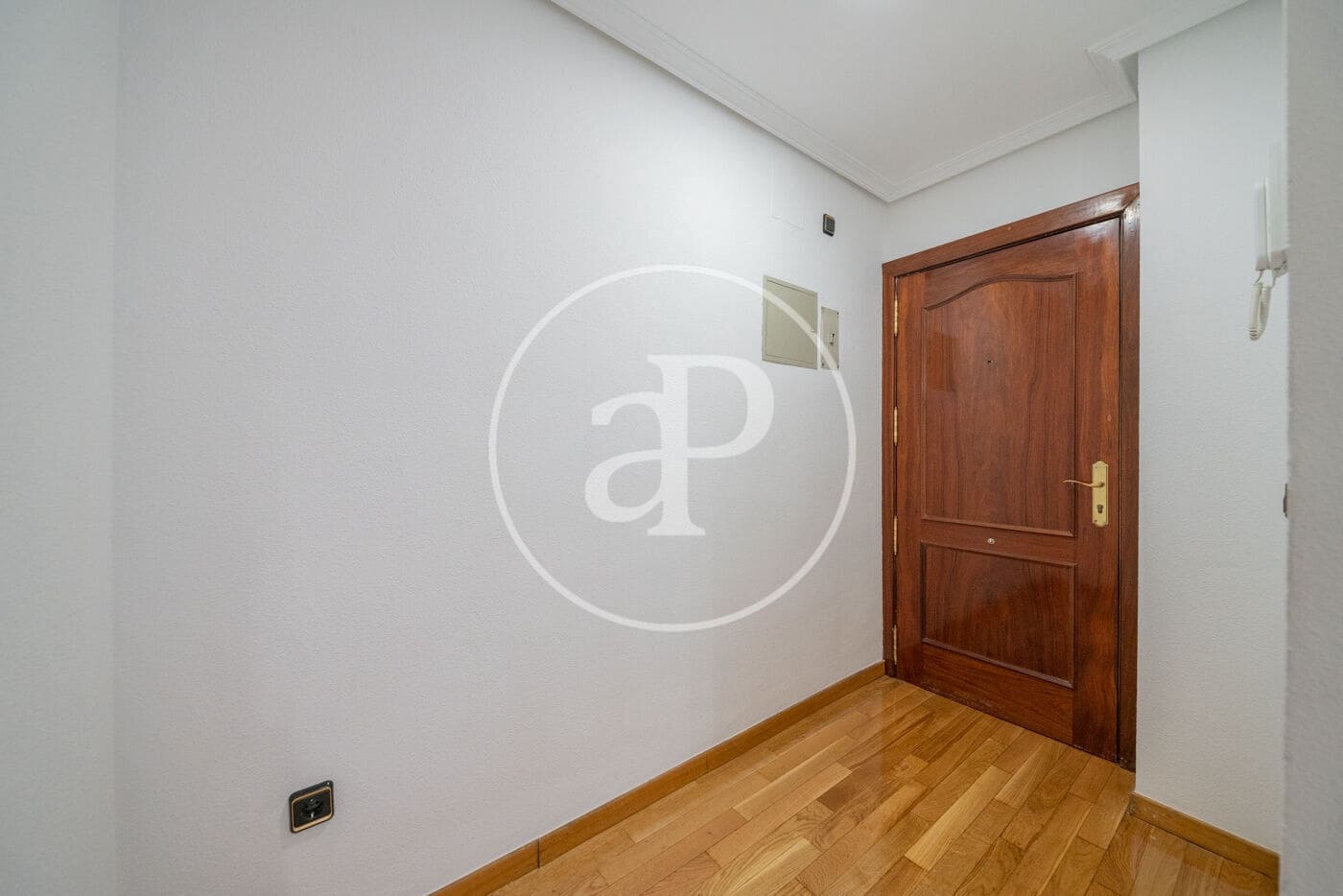 3 slaapkamer Appartement te huur in Madrid stad met zwembad - € 1.850 (Ref: 9462092)