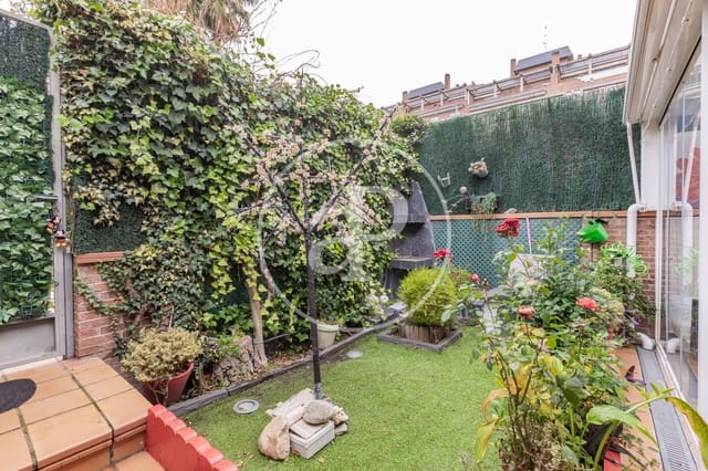 5 sypialnia Willa na sprzedaż w San Sebastián de los Reyes z basenem - 1 179 900 € (Ref: 9462093)