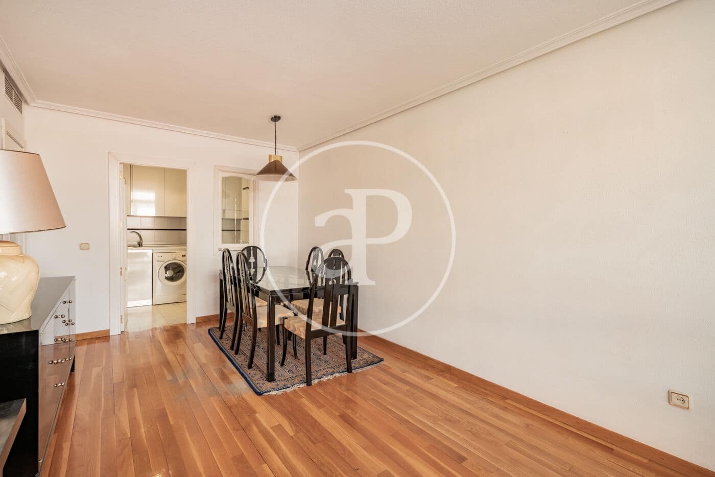 1 slaapkamer Appartement te huur in Madrid stad met zwembad - € 1.400 (Ref: 9462095)