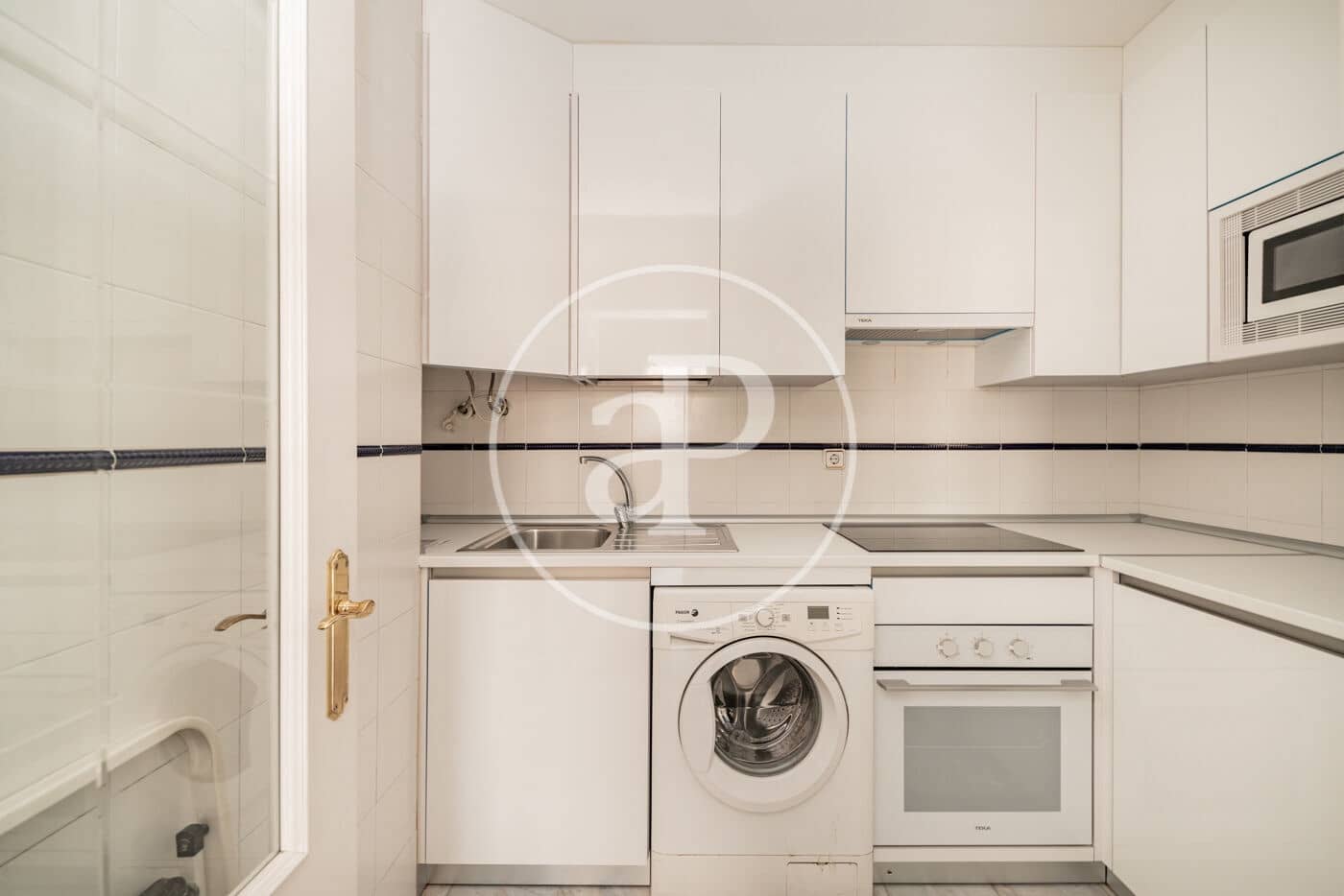 1 slaapkamer Appartement te huur in Madrid stad met zwembad - € 1.400 (Ref: 9462095)