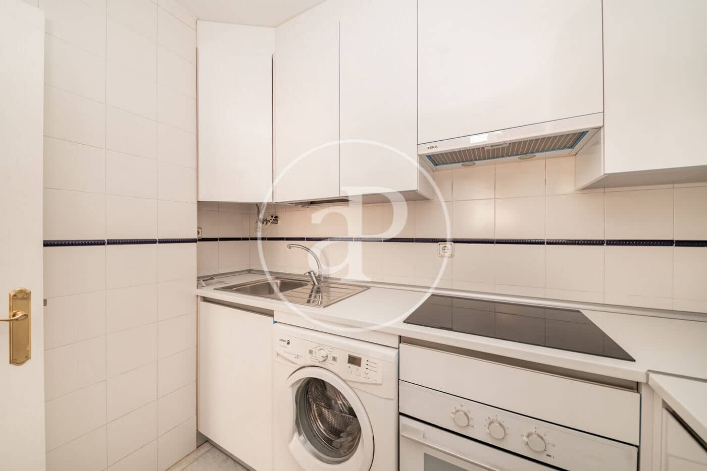 1 slaapkamer Appartement te huur in Madrid stad met zwembad - € 1.400 (Ref: 9462095)