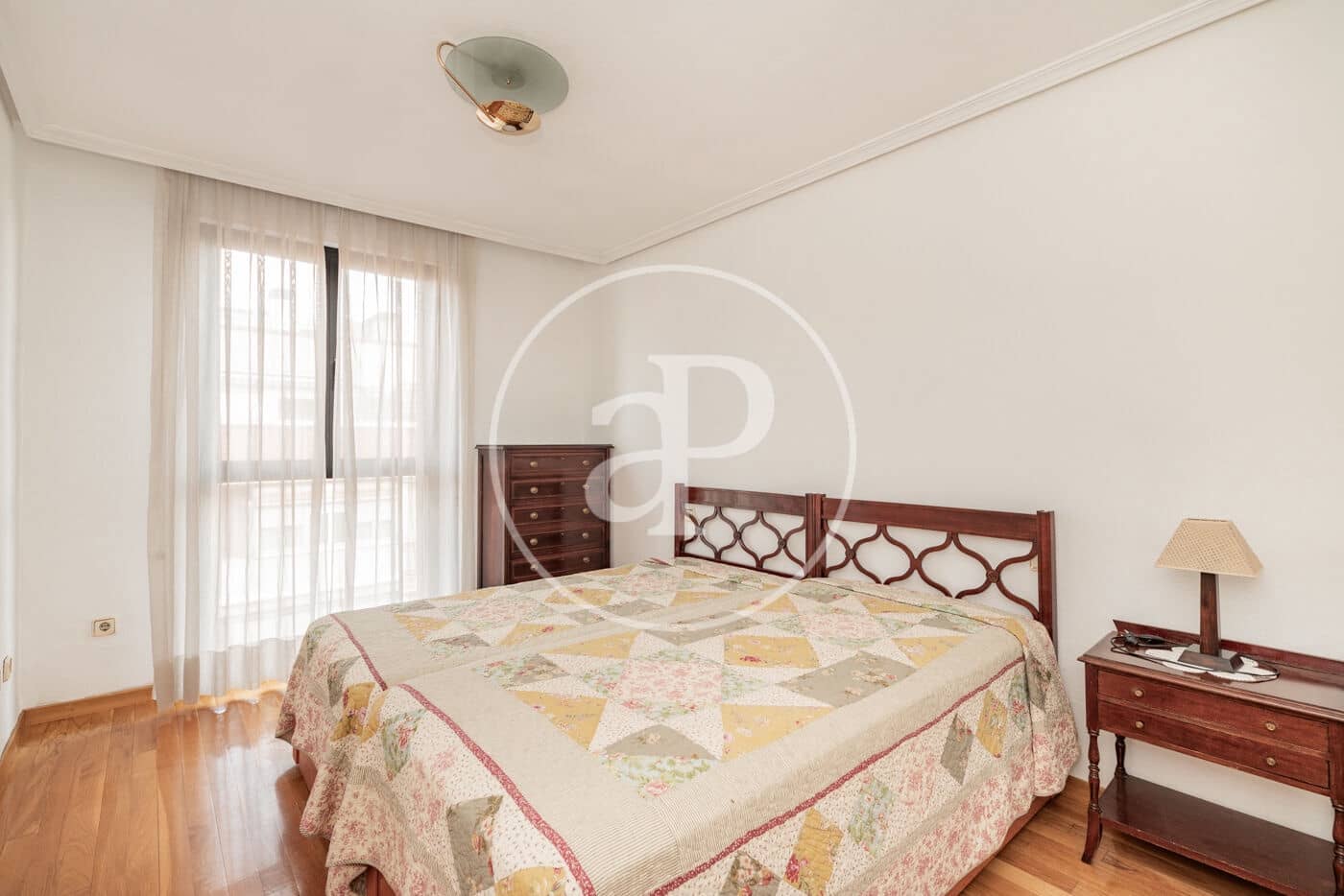 1 slaapkamer Appartement te huur in Madrid stad met zwembad - € 1.400 (Ref: 9462095)
