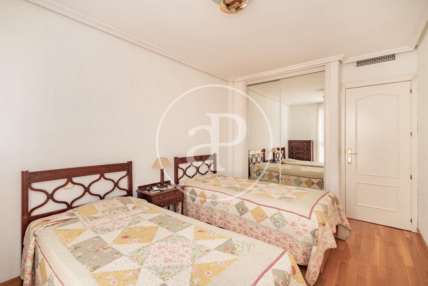 1 slaapkamer Appartement te huur in Madrid stad met zwembad - € 1.400 (Ref: 9462095)